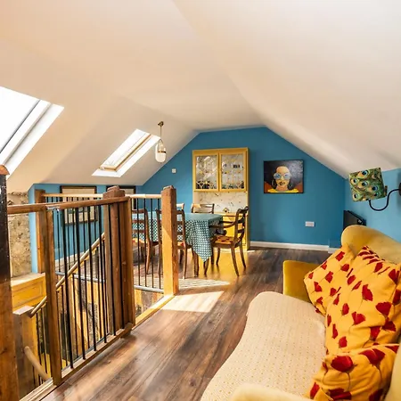 Bartholomew's Loft At Johnsfort Hébergement de vacances